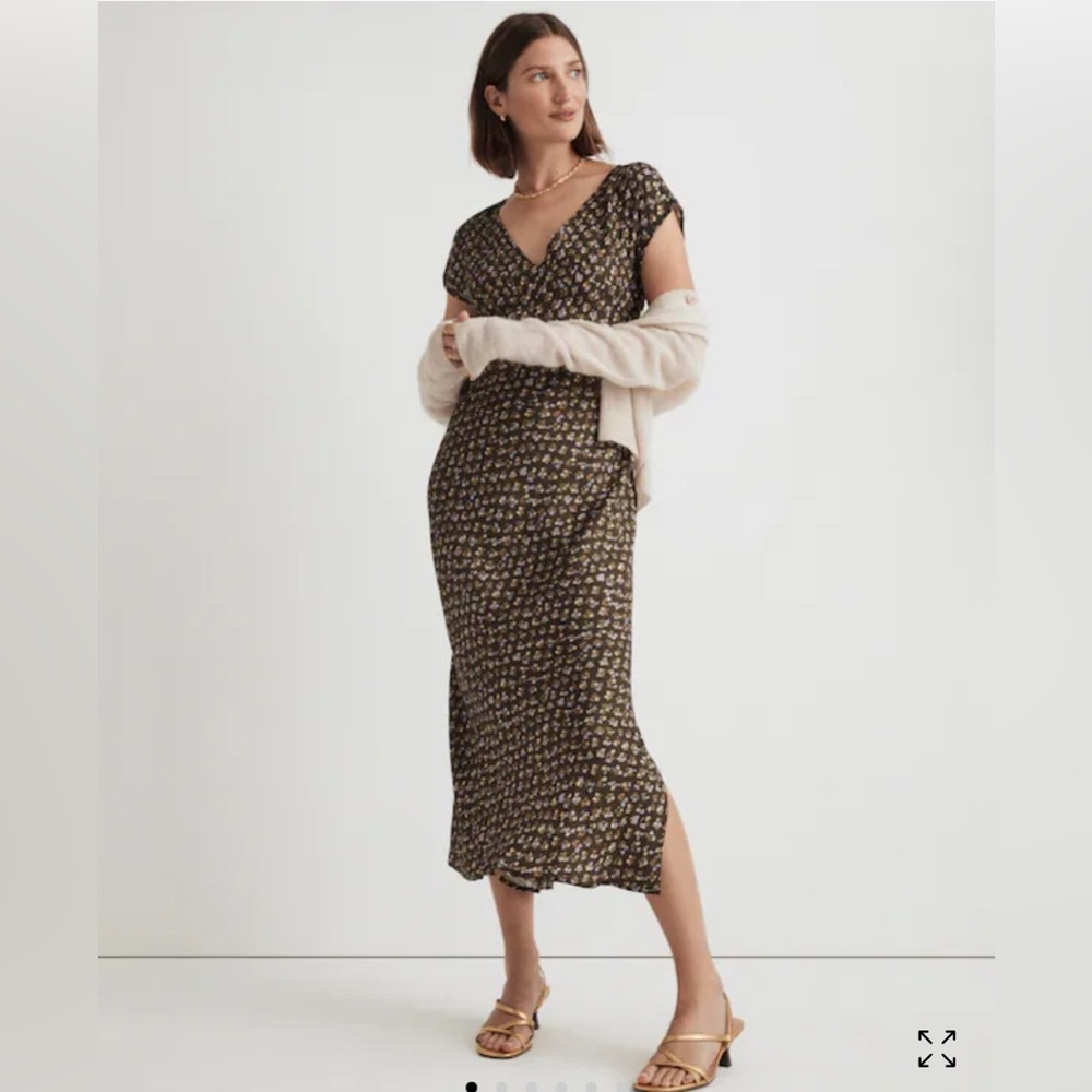 Madewell wide v-neck midi dress size 4